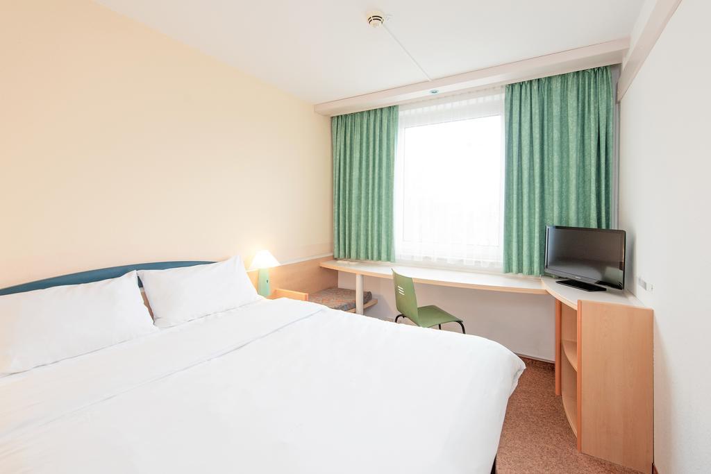 ibis Paderborn City Bagian luar foto