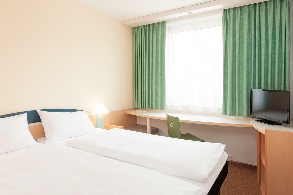 ibis Paderborn City Bagian luar foto